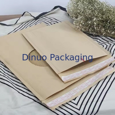 Embalagens personalizadas de casca de mel Coussines onduladas Poly Mailer Embalagens de envio embalado Bolsas de envio de bolhas de papel Kraft