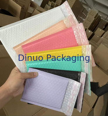 Bolsas de correio protetoras de bolhas 100% recicláveis de design rosa com função à prova d'água para embalagem de produtos