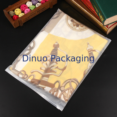 Sacos com zíper CPE de tamanho personalizado Sacos de embalagem foscos com fecho Ziplock para envio