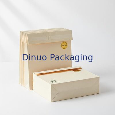 Sacos de Papel Personalizados Certificados FSC com Fecho Autocolante Ideal para Embalagem de Retalho e Exposição de Produtos