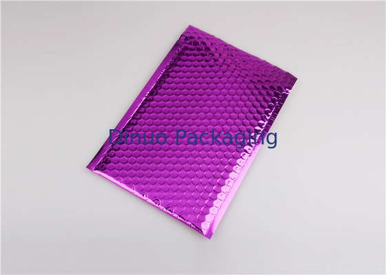 Os encarregados do envio da correspondência metálicos roxos recicláveis do encanto/envio pelo correio metálico ensacam o esparadrapo forte