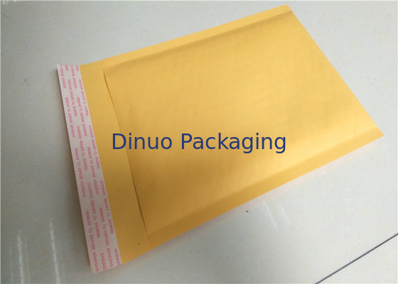 Os encarregados do envio da correspondência resistentes ao calor da bolha de Kraft, bolha acolchoaram o envelope para enviar