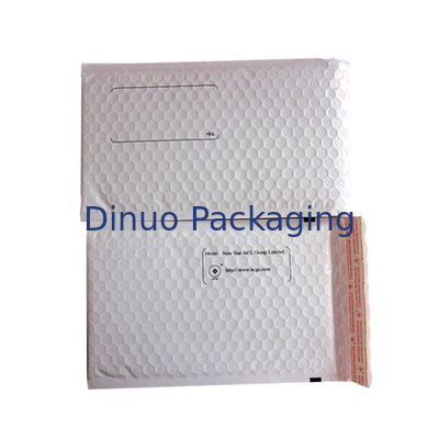 A bolha branca envolve os encarregados do envio da correspondência polis da bolha autoadesivos para livros/DVD/presentes