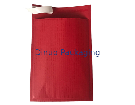 Encarregados do envio da correspondência de papel autoadesivos vermelhos feitos sob encomenda que empacotam envelopes amortecidos